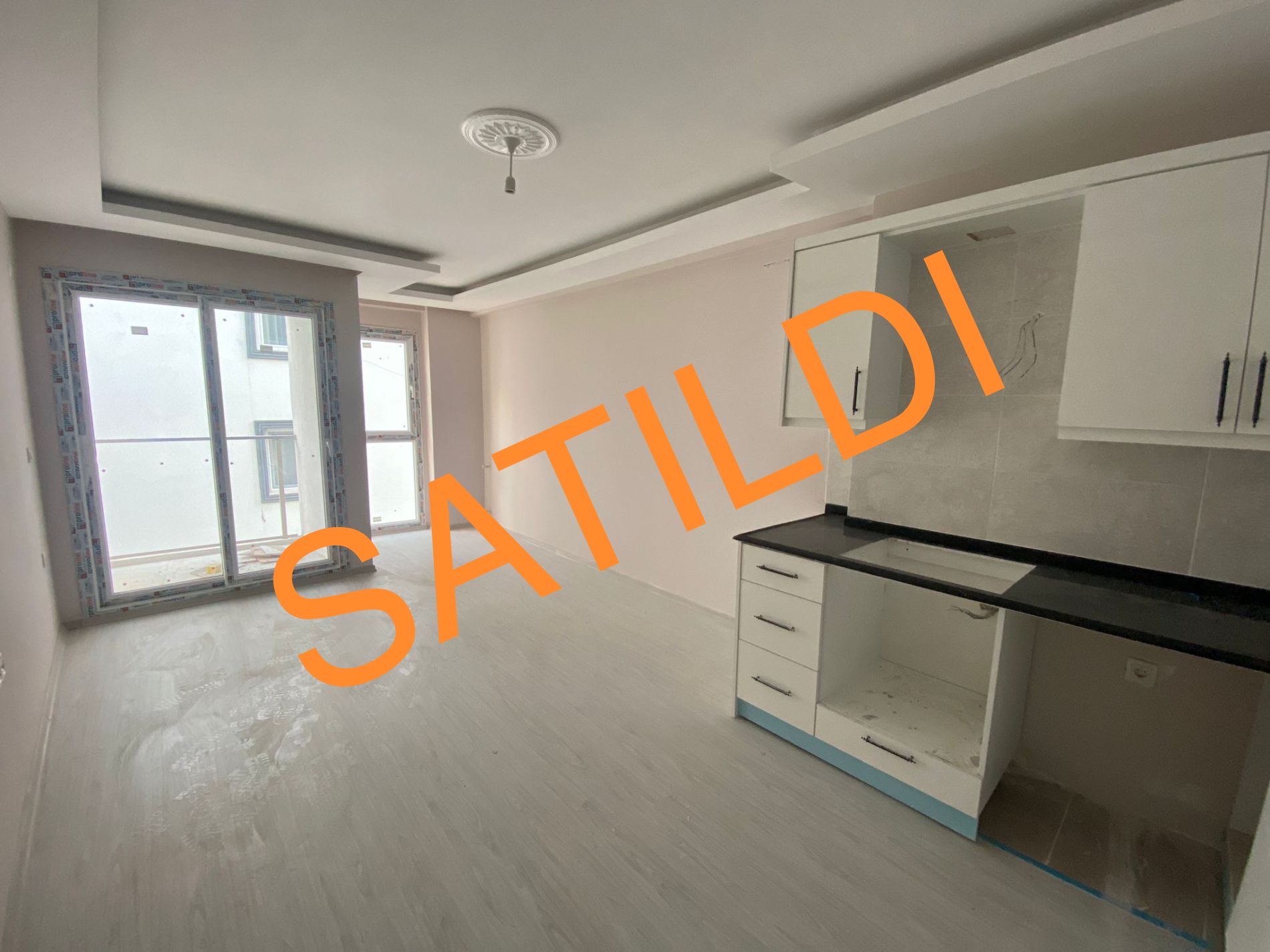 7183 İKİÇEŞMELİK MEVKİİNDE DAİRE  - 