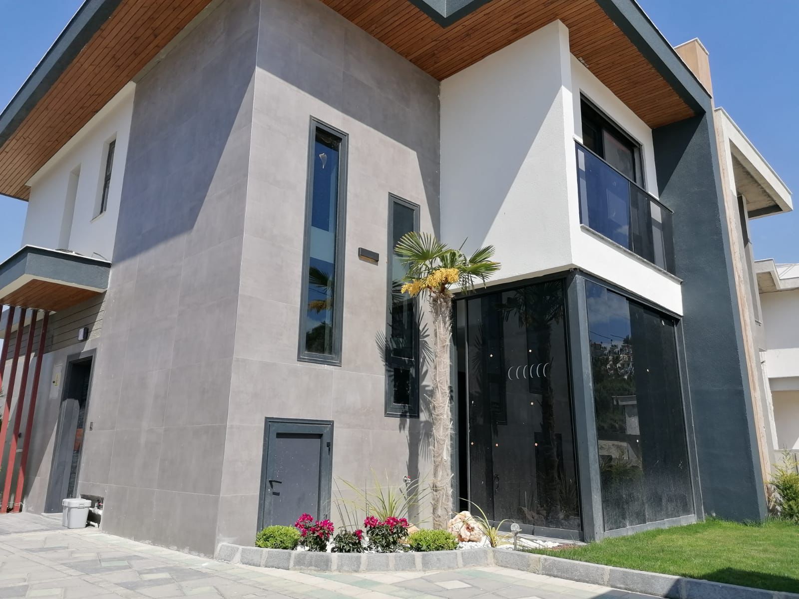 7260 VILLA WITH LARGE GARDEN - <span class=