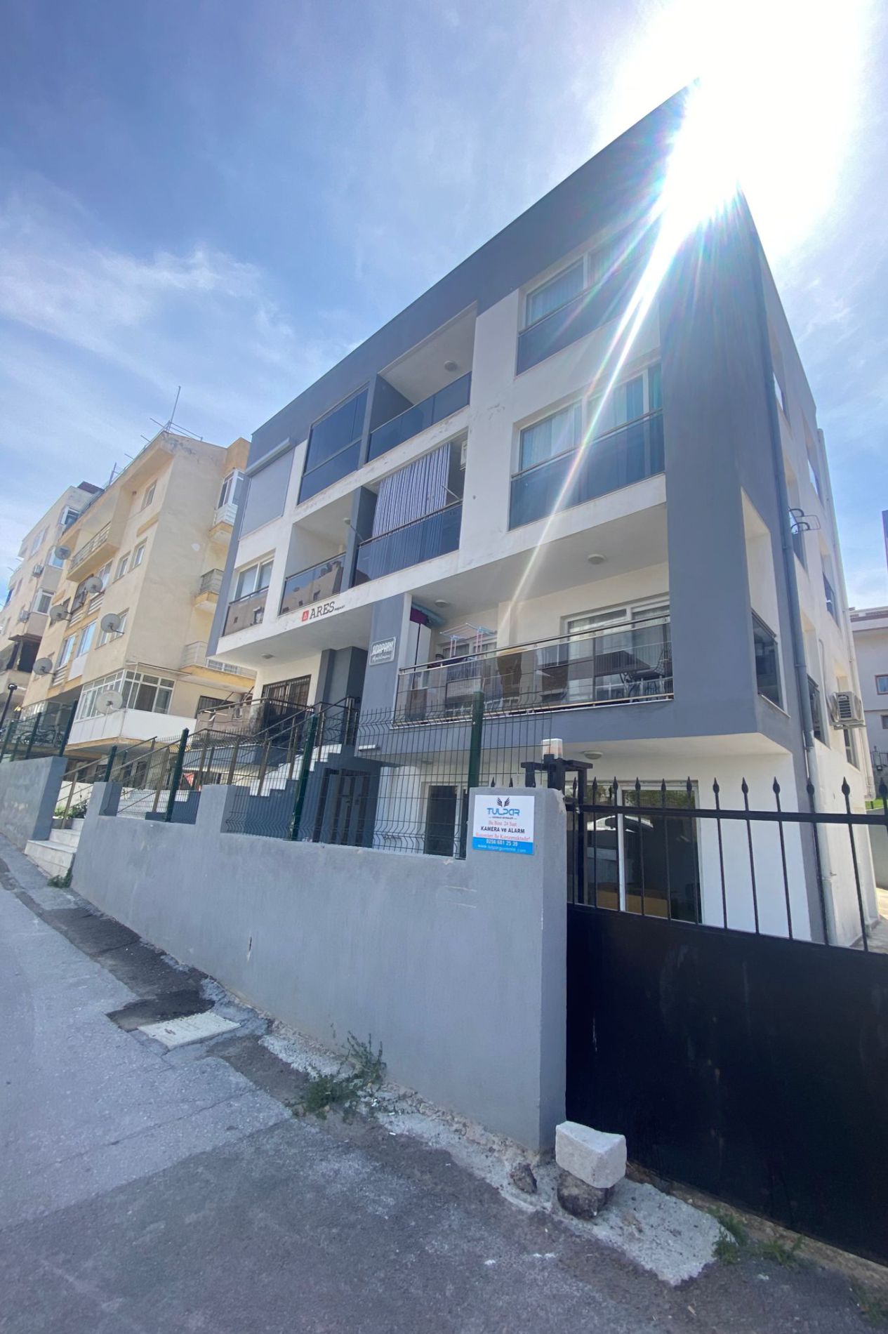 7271 SALI PAZARI MEVKİİNDE HAVUZLU SİTE İÇİNDE DAİRE - <span class=