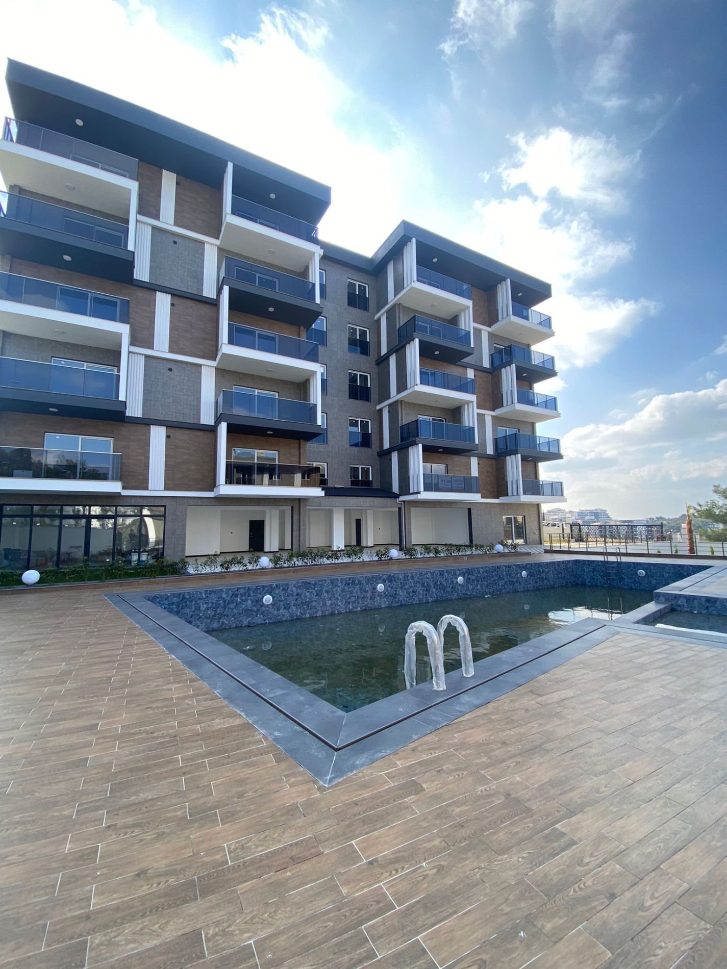7163 HAVUZLU SİTEDE SATILIK DAİRE - <span class=