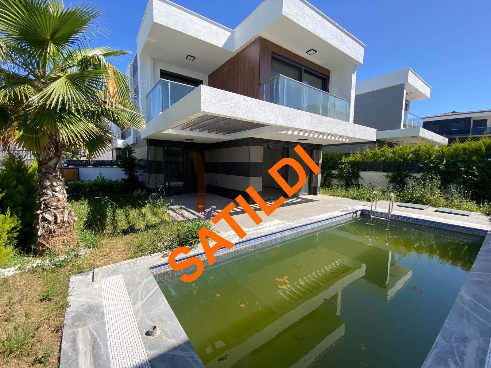 7295 KUŞADASINDA 4+1 LÜX VİLLA - <span class=